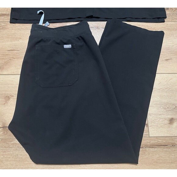 Women’s Figs Scrub Set Black Limited Top XXL & Livingston Pants XL GUC! - Picture 6 of 6